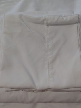 Topia White Cotton King Size 3 Fitted Sheets With 6 King Size Pillowcases